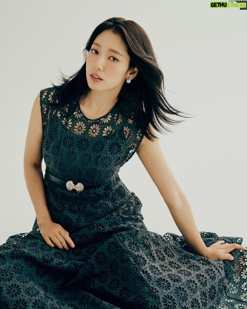 Park Shin-hye Instagram - 모조의 여름❣️ 가을옷은 더 예쁘던데 큰일이다..🤦🏻‍♀️ #모조에스핀 #mojosphine