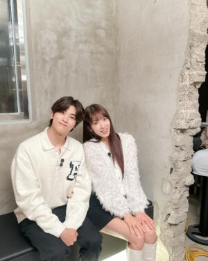 Park Shin-hye Instagram - 메모리카드가 부족해서 촬영을 종료했던... 혤‘s 클럽❣️ ㅋㅋ 
오늘!!!!! 10시30분!!!
닥터슬럼프 3화 방송!!!!