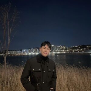 Park Young-tak Instagram - 처음이란 항상 소중한 법
첫화부터 마지막화까지 
모든 순간,함께한 모든 분들께 감사드립니다.

행복해야 돼 강남순 간이식🤵👰‍♂️

아맞다 우리희식이 나라를 지키고 있구나..
잘생긴 얼굴보러 면회갈게

Feat 올려( 노래가 빠이팅 넘치는 이유 = 우리 마수대 , 간이식 , 강남순 덕)

#힘쎈여자강남순 
#stronggirlnamsoon