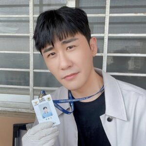 Park Young-tak Instagram - 처음이란 항상 소중한 법
첫화부터 마지막화까지 
모든 순간,함께한 모든 분들께 감사드립니다.

행복해야 돼 강남순 간이식🤵👰‍♂️

아맞다 우리희식이 나라를 지키고 있구나..
잘생긴 얼굴보러 면회갈게

Feat 올려( 노래가 빠이팅 넘치는 이유 = 우리 마수대 , 간이식 , 강남순 덕)

#힘쎈여자강남순 
#stronggirlnamsoon