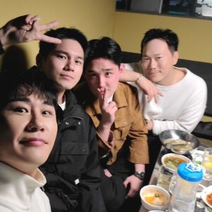 Park Young-tak Instagram - 처음이란 항상 소중한 법
첫화부터 마지막화까지 
모든 순간,함께한 모든 분들께 감사드립니다.

행복해야 돼 강남순 간이식🤵👰‍♂️

아맞다 우리희식이 나라를 지키고 있구나..
잘생긴 얼굴보러 면회갈게

Feat 올려( 노래가 빠이팅 넘치는 이유 = 우리 마수대 , 간이식 , 강남순 덕)

#힘쎈여자강남순 
#stronggirlnamsoon
