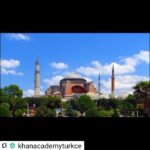 Parla Şenol Instagram - #Repost @khanacademyturkce ... Dünya’nın 8. Harikası olarak anılan Ayasofya, etimolojik olarak “Kutsal Bilgelik” anlamına gelir. Neredeyse 1500 yıldır İstanbul’un sembollerinden biri olan Ayasofya’nın hikayesini, tarihini ve mimari önemini öğrenmek ister misiniz? Usta sanatçı @parlasenol ‘un anlatımıyla, sanat tarihinde keyifli bir yolculuğa çıkmak isterseniz ders videomuzun tamamı için link profilde. 🔗 #ayasofya #ayasofyacamii #hagiasophia #istanbul #khanacademy #khanacademyturkce #khanacademytürkçe #eğitim #sanat #tarih #sanattarihi #kültürelmiras #öğrenmeninsonuyok #herseyiogrenebilirsin #khanakademi #parlasenol #parlaşenol #herşeyiöğrenebilirsin