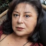 Parla Şenol Instagram - Senelerce gülen fotograflarimla barışık yaşadım. Simdi düz fotograflarimla da barışma zamanı.