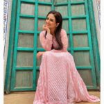 Parvati Sehgal Instagram - 𝙒𝙝𝙚𝙣 𝙪 𝙘𝙤𝙢𝙥𝙤𝙨𝙚 𝙮𝙤𝙪𝙧𝙨𝙚𝙡𝙛 𝙖𝙩 𝙬𝙤𝙧𝙠 𝙗𝙚𝙘𝙖𝙪𝙨𝙚 𝙫𝙞𝙤𝙡𝙚𝙣𝙘𝙚 𝙞𝙨 𝙛𝙧𝙤𝙬𝙣𝙚𝙙 𝙪𝙥𝙤𝙣 🪷 𝘼𝙣𝙙 𝙩𝙝𝙚𝙣 𝙩𝙝𝙚, “𝙡𝙤𝙤𝙠 𝙄’𝙢 𝙨𝙤 𝙘𝙪𝙩𝙚 𝙨𝙚𝙨𝙝𝙝.”🤓🤓🤓