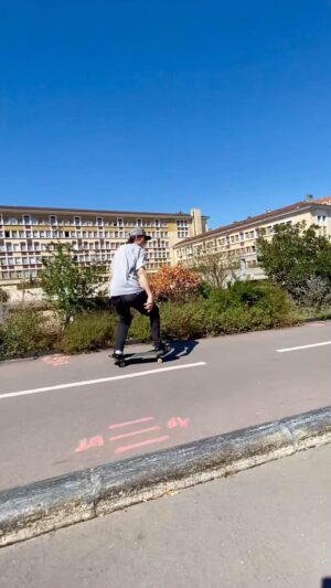 Pat Duffy Instagram - Hanging out @wallstreetskateshop Lyon for #slappychallange2023 come skate 📸 @jeremiedaclin @gabousche
