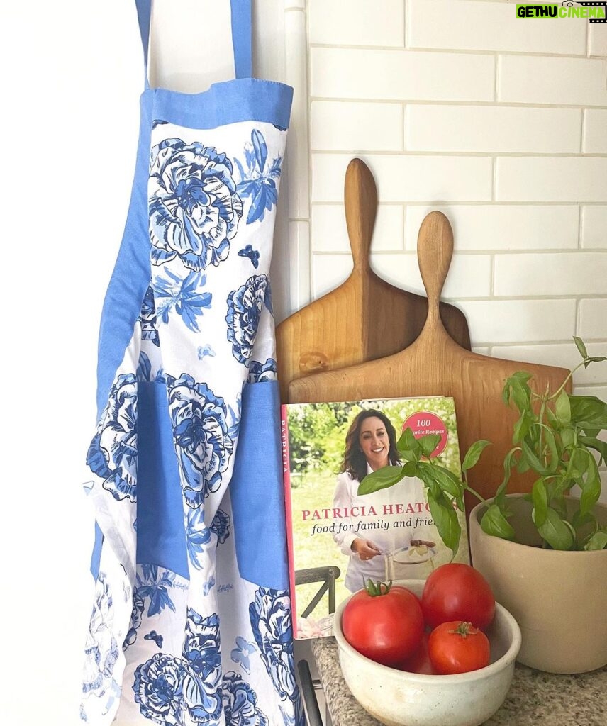 Patricia Heaton Instagram - Nothing makes me happier than seeing my cookbook and PHH collection in your homes. Apron and cookbook are available online - link in bio to shop! #PatriciaHeatonHome