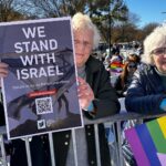 Patricia Heaton Instagram - Nothing but love 🇮🇱❤️ #marchforisrael #MarchAgainstAntisemitism National Mall, Washington D. C.