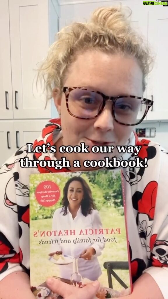 Patricia Heaton Instagram - Love this! 💗  #REPOST @thecurlyqmom ⁣Starting a new project🍎 Have you ever challenged yourself with something like this before? I can’t wait to see what’s in store for us 👩‍🍳