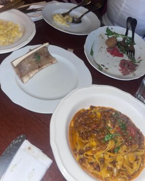 Patricia Thona Yiombi Instagram - 행사가 거즘 할리우드 느낌 그 자체(미국 한번도 안 가봄)😋 절미언니랑 데이뚜😘