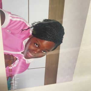 Patricia Thona Yiombi Instagram - 2002.06.16일에 태어난 나 생일 많이 많이 축하해 
오늘 축하해 주신 모든 분들 너무 너무 감사하고 마지막으로  촬영 후 깜짝 서프라이즈 축하해 주신 모든 분들 진짜 사랑합니다 좋은 추억 남겨주셔서 감사합니다🫶🏾😍