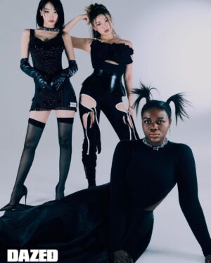 Patricia Thona Yiombi Instagram - 언니들과 함께여서 더욱 더 즐거웠던 촬영💙
@dazedkorea  @hmlycp