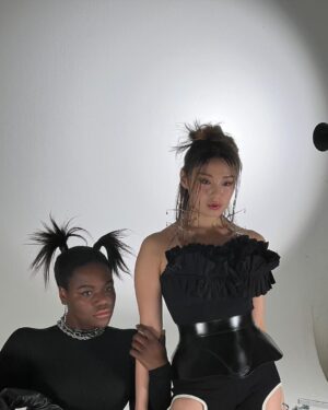 Patricia Thona Yiombi Instagram - 언니들과 함께여서 더욱 더 즐거웠던 촬영💙
@dazedkorea  @hmlycp
