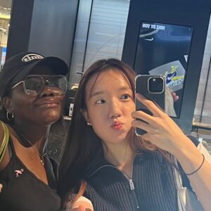 Patricia Thona Yiombi Instagram - 몇 달 전까지만 해도 작가님이었는데 이젠 밥도먹구 쇼핑도하구 한강도 같이가는언니~~😜🫶🏾