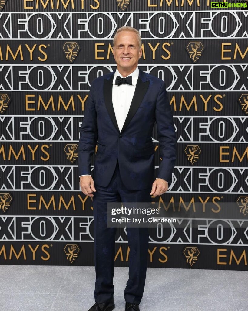 Patrick Fabian Instagram - Always a treat and a pleasure to be invited to The Emmys…..one of the best #ShowBizFun things there are….grateful for @bettercallsaulamc and all it’s fans who helped get us there 7 years in a row. And thank you @brooksbrothers for making me feel fabulous. @televisionacad #Emmy2024 #Lucky
