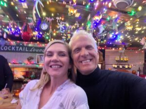 Patrick Fabian Instagram - It’s always a party when I’m next to the vivacious vixen known as @rheaseehorn ….especially when it’s her BIRTHDAY!!!!

Send your 💙 & good wishes to #rheaseehorn alllll day long!!!

@bettercallsaulamc 
#bettercallsaul
#birthday
#coopersbar
@amcplus 
@amc_tv