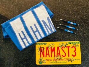Patrick Fabian Instagram - #BetterCallSaul Swag for a Great Cause….
#JohnRitterFoundation
💙💙💙
@johnritterfoundation 

- Cast Signed NAMASTE plate
- HHM Shirt
- HHM Pens

Link 👇
https://onecau.se/_32yw21

Or through
@johnritterfoundation bio 

🙏💙

@yasbekamy 
@jason_ritter 
@bettercallsaulamc