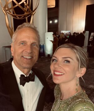 Patrick Fabian Instagram - Great way to wrap it all up…..at the 75th Emmy Awards….with all my friends, celebrating #BetterCallSaul.💙

Thanks for All the Fans for making our dreams come true.🙏

@bettercallsaulamc 
@daltonyco 
@michaelmando 
@rheaseehorn @mrpetergould 
@amc_tv 
@sptv 
@televisionacad