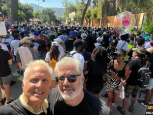 Patrick Fabian Instagram - A Day of Solidarity. #UNIONSTRONG💪
@sagaftra @iatse  @wgawest @wgaeast  @therealbobodenkirk @photomatt600 @mandyfab @jennofthefuture @julie.pearl.slater @danielmoncada @luis_moncada @audreyscoresmoore @spencergarrett1 @ed_begley_jr