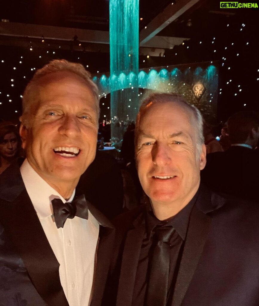 Patrick Fabian Instagram - Great way to wrap it all up…..at the 75th Emmy Awards….with all my friends, celebrating #BetterCallSaul.💙 Thanks for All the Fans for making our dreams come true.🙏 @bettercallsaulamc @daltonyco @michaelmando @rheaseehorn @mrpetergould @amc_tv @sptv @televisionacad