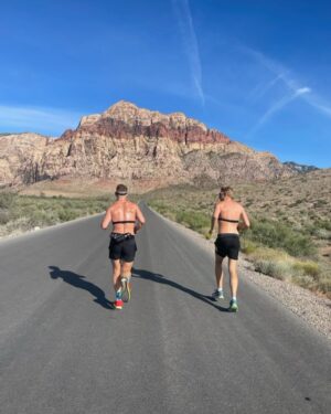 Paul Felder Instagram - I have been wanting to do this run for weeks. The red rock scenic loop! Just under 15 miles with LOTS Of climbing. Thank you @jriele @muddytriathlete for suffering with me. Oh! And I get to call some awesome fights this sat! Early card for us here in Vegas! Next week I’m taking on the Pocono tri fest(brutal course) I’m ready to suffer! #mma #triathlon #samplekit #redrocks #ufc #ironlung 
📸 @jriele