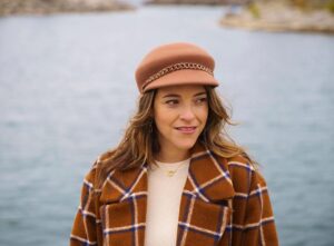 Paula Brancati Instagram - This is Christy - She loves hats, fall neutrals, and mitigating family drama. Meet her and the rest of the Galloways on @slashertvofficial: Flesh & Blood, eps 1&2 out now on @shudder US, UK, AUS/NZ 🖤

Big love to our fantastic crew and cast & big tnx to @amartinon @iancarpenter99 & @_adammacdonald for inviting me back for another dreamy/bloody season 🥰

📸 @cburston
