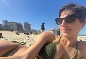 Paula Luchsinger Instagram - 💚🐍🌴🦜🌿🐉Brasil con las mininas🐉🌿🦜🌴🐍💚