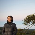 Paula Luchsinger Instagram - La actriz Paula Luchsinger @paulaluchsinger estuvo de visita en @destino_nahuelbuta para descubrir algunos de nuestros atractivos y por su puesto el valor de su gente. Partimos el día viendo el amanecer en el Parque Nacional Nahuelbuta hasta el mirador la Piedra del Águila, subimos de noche para ver todo el espectáculo. Seguimos hacia la Araucaria madre, araucaria milenaria de más de 2000 años aproximadamente, y terminamos el día cerca de las artes y le presentamos a nuestra invitada el icónico Cinema Pastene, por supuesto después probamos unas deliciosas pastas en Montecorone @montecorone_cp @destino_nahuelbuta #elvalordesugente #parquenacionalnahuelbuta #parquesnacionales #trekking #mirador #piedraselaguola #lapiedradelaguila #atractivosdechile #araucania #malleco #nahuelbuta #cordilleradenahuelbuta #actrizchilena #tvchilena #cinemapastene #pastafresca #surdechile