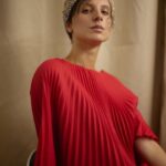 Paula Luchsinger Instagram - 🌹🌹🌹🌹🌹 Muchas gracias @maria_paz_urra_ por el maquillaje y el más lindo casquette, @paolaagullo @thevintage_sisters por el vestido hermoso de los 60’s, @carlosortegaphoto por estas fotos increíbles y @pia.glsswrks por mi anillo amado🦋