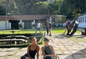 Paula Luchsinger Instagram - 💚🐍🌴🦜🌿🐉Brasil con las mininas🐉🌿🦜🌴🐍💚