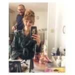 Pauline Clément Instagram - " La puce à l’oreille " mise en scène Lilo Baur 🐯 🐯🐯 C’est parti pour un petit marathon de 5 représentation ce week-end . C’est un peu comme un mini Avignon mais place Colette ! Et me voici avec Fabrice qui a réalisé cette choucroute sur ma tête ! Comédie-Française