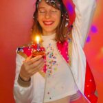 Pauline Clément Instagram - Anniversaire confiné 🎁🧁 / On s’amuse comme on peut ... ✨😘