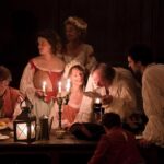 Pauline Clément Instagram - 💐 Cette semaine c’était la prem’s / cœur qui palpite et costumes moites de " Jean-Baptiste, Madeleine, Armande et les autres " Mise en scène Julie Deliquet. 🎭🕯 Alors voilà des petites photos de 🎞 @brigitteenguerand Comédie-Française