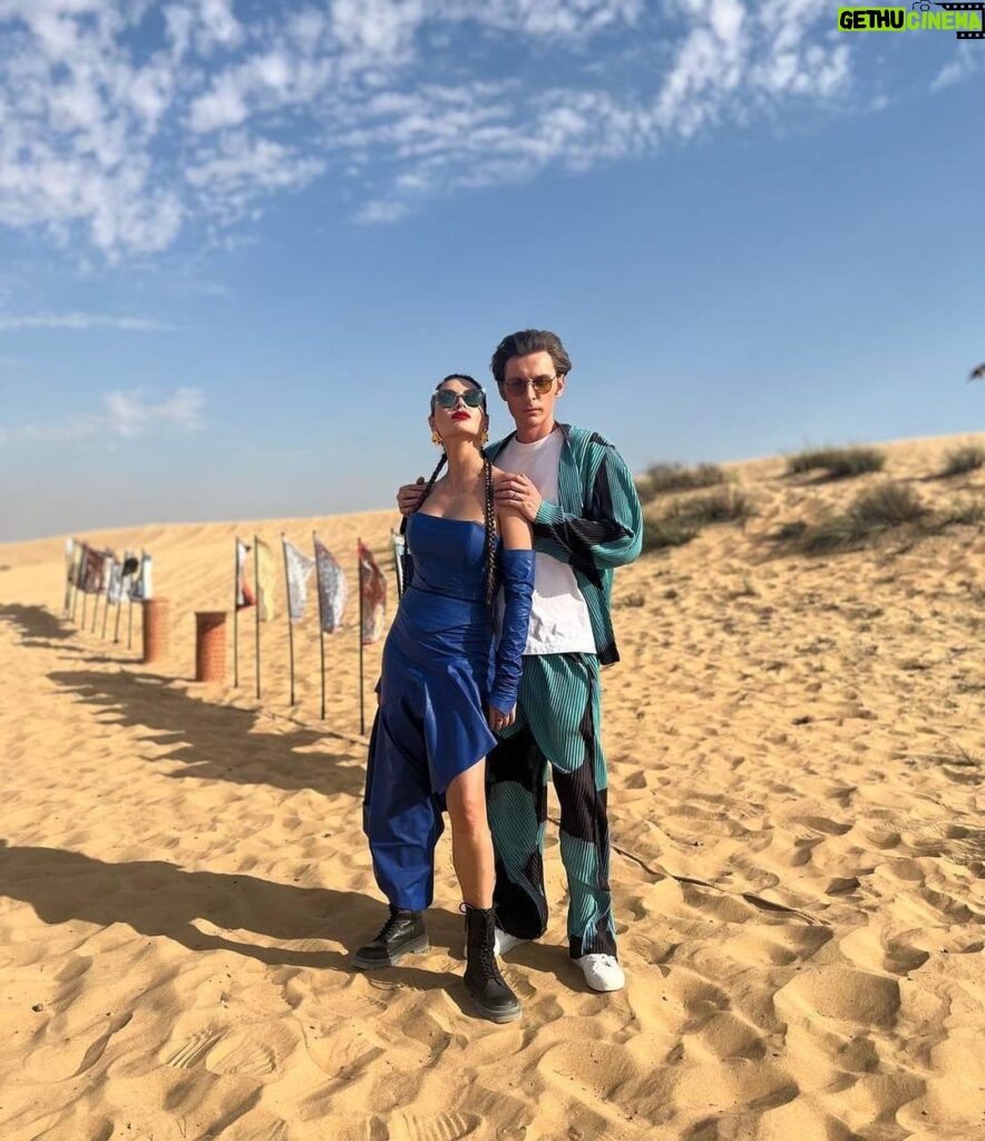 Pavel Volya Instagram - «Выжить в Дубае» продолжается, а обстановка накаляется. Сегодня звезды, которые ни разу с первого выпуска не выезжали в пустыню, попросят иммунитет. Что из этого получится смотрите сегодня в 19:00 на ТНТ!