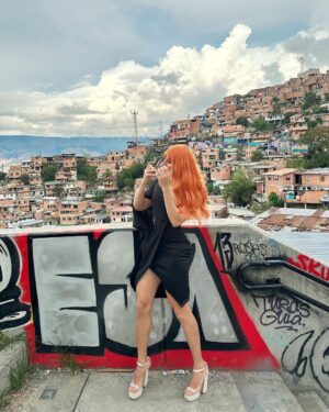 Pedro Figueira Instagram - A mi no me matan de bala, me matan de amor ☁️💘