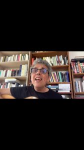 Pedro Guerra Instagram - EL REENCUENTRO DE VIOLA Y EL BARÓN. Esta canción ha sido pedida en todos los Pídeme que hemos hecho hasta el momento. ¿Quieres escucharla el 27 de Abril en La Chica de Ayer @lachicadeayersalamanca en Salamanca? Entra en www.pedroguerra.com y tienes que el link. Solo tienes que comprar tu entrada y pedir una canción.