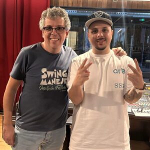 Pedro Guerra Instagram - 922 Definiendo el futuro. Encantado de compartir con @cruzcafune Todo un placer amigo Cruz