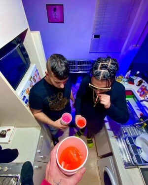 Pedro LaDroga Instagram - 🥳🙏🏽FELEAN AÑO NEWO🥳🙏🏽
Este añeetop se viene fullof muzeek 🛠️💪🏽⭐️