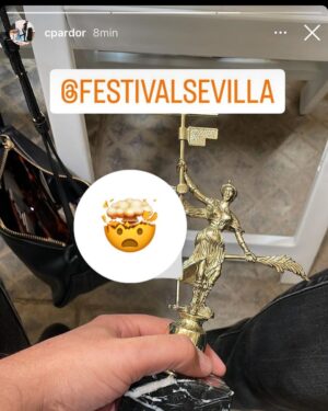 Pedro LaDroga Instagram - A ver como explico esto… Hace como 6 años me comentó mirmano @brbrfilms que si me gustaría aparecer como actor en el cast de una pelicula que iba a rodar @cpardor , que avisase a mi gang y la llevara, 1 semana despues estábamos yendo a rodar la juntera mas random pero mas epik del mundooo. 📡📽📡
Estoy muy orgulloso de que haya salido este proyecto adelante e incluso haya ganado uno de los premios del @festivalsevilla YASSS! Enhorabuena papasote!!! Y a todo el Team de “H” enormeeeeee!.

@abelovalis tekamelo golfo, grasia x esta siempre ahi, sabia k tenias k estar in desde el primer momento <3

#FREEHANSON 🖤👏🏽🖤 ojala hubieses estado en este estreno, pero esto es solo el principio i promise myg 🧱🧱🧱