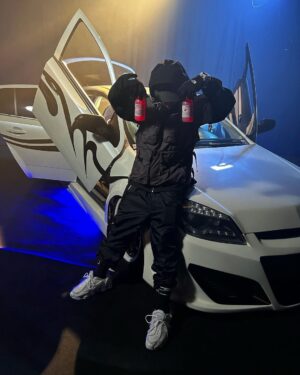 Pedro LaDroga Instagram - 👟voyCON12MUELLEyLAScarrera🕶️ “AUTOMATIKO” nuevo hitassssssio ya disponible worrrrldwide 🌐LA potensia pa tu karrooo 🔥🔥 w/ mabross @jayvazquez__  n @tonygrox DISELOJAYYYY 💪🏽
