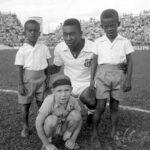 Pelé Instagram - Neste Natal, lembre-se das criancinhas. Faça uma pequena ação solidária para as crianças carentes do Brasil. É o que o Rei Pelé gostaria. A Pelé Foundation deseja um Natal cheio de paz, amor e solidariedade para todos. . This Christmas, let’s remember the little children. Take a small solidarity action for needy children in Brazil. This is what King Pelé would appreciate. The Pelé Foundation wishes everyone a Christmas full of peace, love, and solidarity.