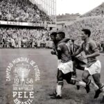 Pelé Instagram - 1958: O ano que o Pelé virou Lendário. Ele começou o campeonato como um menino, e o acabou como um Herói. Nem sempre se trata de um final de conto de fadas, as vezes é sobre o início deles. Na Copa do Mundo da Suécia, em 1958, quando Pelé tinha apenas 17 anos, ele marcou dois gols contra o time da casa na final. E, assim, nasce a lenda. A nova coleção da @rootsoffight honra o início do legado legendário do Pelé na Copa do Mundo, disponível exclusivamente em rootsoffight.com. #RootsofFight #KnowYourRoots . 1958: The Year The Legend of Pelé Was Born. He began the tournament as a boy, finished it as a hero. It’s not always about storybook endings. Sometimes it’s about storybook beginnings. At the 1958 World Cup in Sweden, when Pelé was just 17 years old, he scored a pair of goals against Sweden in the final. And just like that, a legend was born. This new @rootsoffight drop honors the beginning of Pelé’s legendary World Cup legacy - available exclusively at rootsoffight.com. #RootsofFight #KnowYourRoots