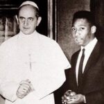 Pelé Instagram - Pelé sempre foi muito religioso. E nesta Páscoa, queremos compartilhar um pouco da paixão do Rei do Futebol por Deus. Ele sempre dizia: “Deus me deu o dom de jogar futebol”. E sempre tentou se encontrar com os pontífices da Igreja Católica pessoalmente. O Rei do Futebol entregou camisa autografada ao papa Francisco e se encontrou com Bento XVI, João Paulo II e Paulo VI. A Pelé Foundation deseja Feliz Páscoa a todos. . Pelé was always a religious person. This Easter, we want to share a little bit of the Rei’s love for God. He would always say “God gave me the gift of playing soccer”. He always tried to meet with the Catholic Church pontiffs in person. The Rei of football gave an autographed shirt to Pope Francis and met with Benedict XVI, John Paul II and Paul VI. The Pelé Foundation wish a happy Easter to all.