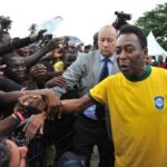 Pelé Instagram - Hoje completam-se três meses que Edson se despediu de nós. Preferimos lembrar dele fazendo o que mais amava: solidariedade. Aqui vão algumas fotos do Rei Pelé construindo a fundação que hoje continua seus trabalhos, em respeito ao seu legado. . Today marks three months since Edson said goodbye to us. We prefer to remember him doing what he loved most: solidarity. Here are some photos of King Pelé building the foundation that today continues its work in respect of his legacy.