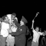 Pelé Instagram - Muito mais que um clube de futebol. Um escudo que desbravou fronteiras com pioneirismo e amor pelo Brasil. Um time que atravessou oceanos, levando o futebol brasileiro para diversos lugares do planeta. Um manto que inspirou a transformação do jeito de jogar futebol no mundo inteiro. Eis algumas fotos raras, para lembrarmos da história do @santosfc, que é grandiosa e nunca irá se apagar. . Much more than a football club, Santos FC is a shield that has explored frontiers with a pioneering spirit and a love for Brazil. It is a team that has crossed oceans, taking Brazilian football to different places on the planet. A mantle that has inspired the transformation of the way football is played around the world. Here are some rare photos to remind us of the great history of @santosfc, which will never fade away.
