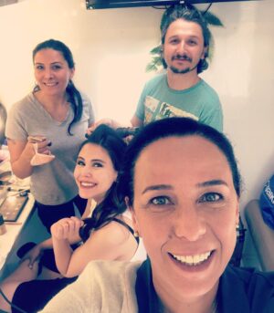 Pelinsu Pir Instagram - Çalışmacalar da bu gün ,benimkiler 😂🤗#istanbullugelin #set#bugündeböyle