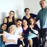 Pelinsu Pir Instagram - Ay dizimizin tekrarı yayınlanıyormuş 🤗 O zaman bu günün #tbt si böyle olsun💜🎈#i̇stanbullugelin
