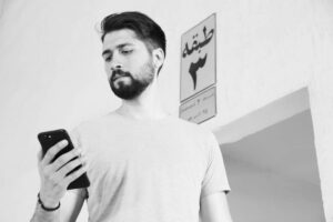 Pendar Akbari Instagram - فیلم کوتاه : خارج از سرویس 
خلاصه داستان : این بازی نیست ..‌زمان من محدوده باید نجاتم بدی .من واقعا نمیدونم کجام . لطفا منو پیدا کن ... نویسنده و کارگردان : پندار اکبری 
بازیگر : عرفان اکبری
مدیر فیلمبرداری : افشین گودرزی 
مدیر صدابرداری : ساسان کریمی 
تهیه کننده و مجری طرح : پریسا نقوی
مشاور کارگردان : عبدالرضا اکبری 
مشاور پروژه : صهبا منیرزاد
تدوین : سجاد رادمنش 
عکس و روابط عمومی : محسن بیده
انتخاب موسیقی : شهریار تهرانی 
دستیار کارگردان و منشی صحنه : زهرا اسماعیلی 
مدیر صحنه : ایمان اختباری 
Short movie : Out of Service

Synopsis : This is not a game.. I dont have time , You have to save me.... I dont really know where i am ... Find me please

Writer and Director: Pandar Akbari
Actor: Erfan Akbari
Director of Photography : Afshin Goodarzi
Sound Manager: Sasan Karimi
Producer & Project Executive : Parisa Naghavi
Director's Advisor: Abdolreza Akbari
Project Advisor : Sahba Monirzad
Editor: Sajjad Radmanesh
Photo & Director of Public Relations : Mohsen Bideh
Music Selection: Shahriar Tehrani
Artist Director & Countinulty : Zahra Esmaili
Technical Director : Iman Ekhtebari
#pendarakbari
#iran
#iranianartist #iranianactor #art #artist #shortmovie #ایران #فیلم_کوتاه
#پندار_اکبری #erfanakbari #abdolrezaakbari