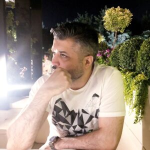 Pendar Akbari Instagram - گاهی وقتا فکر، تو رو عذاب میده
گاهی وقتا تو، فکرو عذاب میدی
گاهی وقتا عذاب، تو رو به فکر .... 😉
انتخابت کدومه!!!
#پنداراکبری #pendarakbari