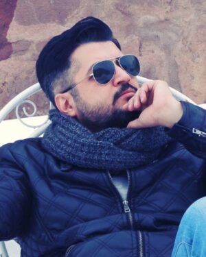 Pendar Akbari Instagram - ..
...
يه طورى رفتار كن كه انگار برنده شدن تنها انتخابته
.

#pendarakbari
#iran #iranianartist  #iranianactor #art #artist #instagram
#پندار_اکبری #ایران #هنر