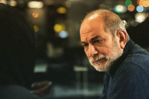 Pendar Akbari Instagram - حضور درخشان آقای پسیانی در عرصه هنر، من و خیلی هارو علاقمند به بازیگری کرد.
یکی از بازیگران مورد علاقه من امروز چشم از جهان فروبست. اما تا ابد در یاد من جاودان خواهد ماند.
تسلیت به خانواده محترم پسیانی 
#آتیلاپسیانی
